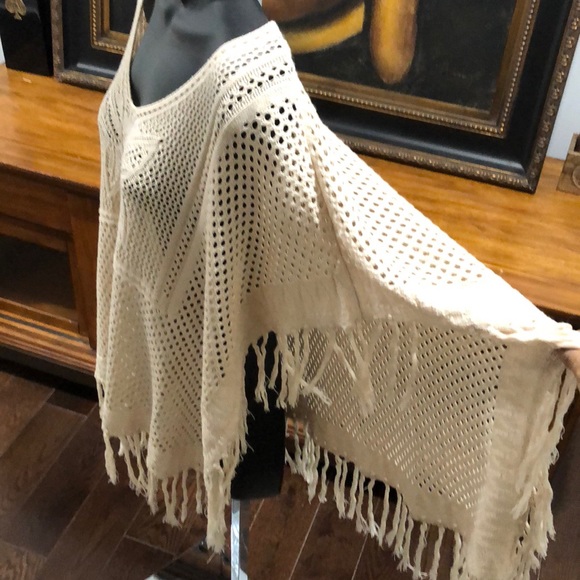 PONCHO MESH CROCHET STYLE - Picture 3 of 3